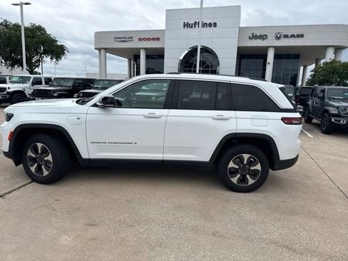 Used 2022 Jeep Grand Cherokee Limited 4xe w/ Luxury Tech Group II AWD/4WD image 2