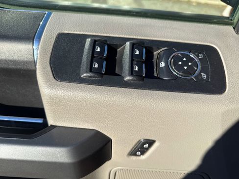 Used 2018 Ford F150 XLT image 11