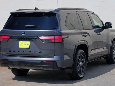 Used 2023 Toyota Sequoia Platinum AWD/4WD image 57