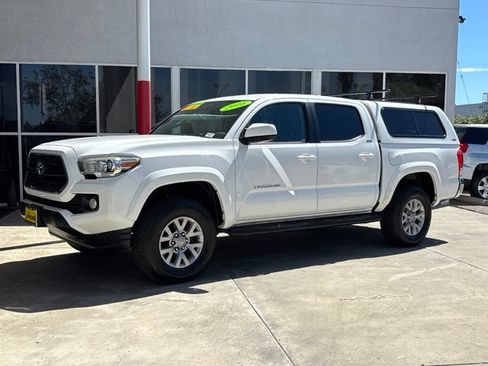 Used 2016 Toyota Tacoma SR5 w/ SR5 Appearance Package (SN) RWD image 8