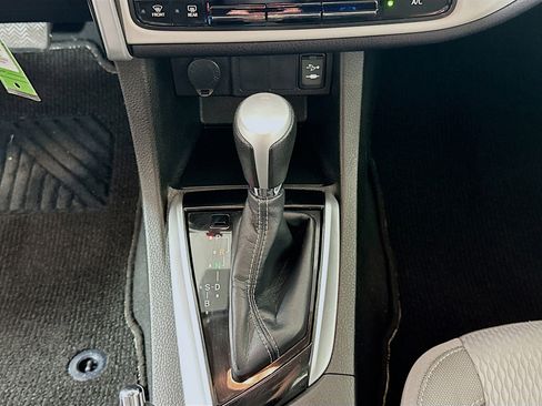 Used 2018 Toyota Corolla LE image 23