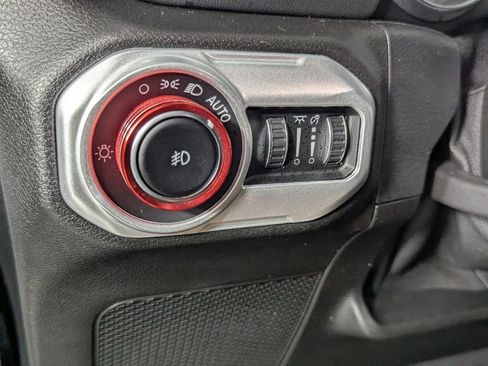 Used 2021 Jeep Wrangler Unlimited Sahara AWD/4WD image 13