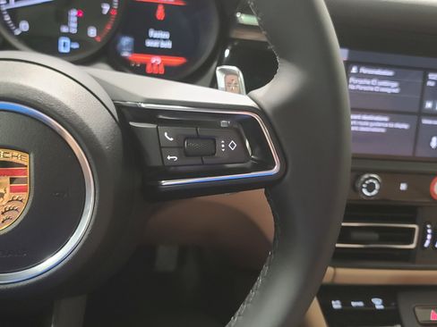 New 2026 Porsche Macan image 18