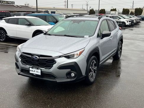Used 2024 Subaru Crosstrek 2.0i Premium image 4