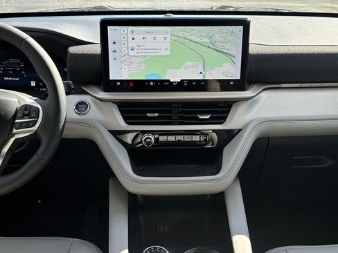 New 2026 Ford Explorer Active w/ Active Comfort Package image 17