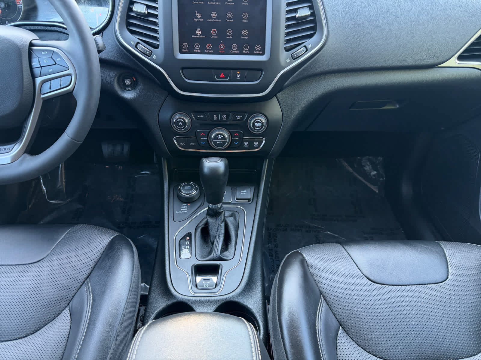 Used 2022 Jeep Cherokee Latitude Lux AWD/4WD image 16