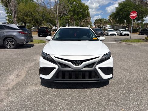 Used 2023 Toyota Camry SE image 9