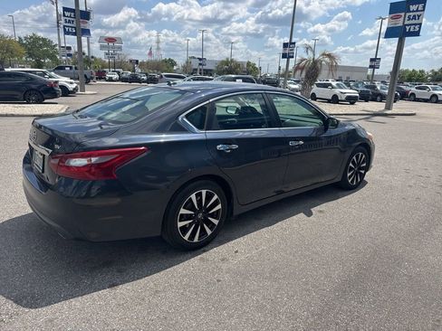 Used 2018 Nissan Altima 2.5 SV image 6