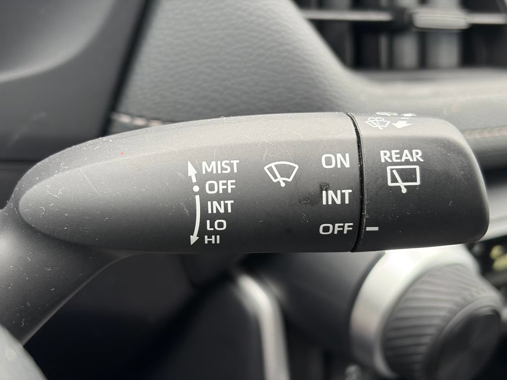 Used 2025 Toyota RAV4 LE AWD/4WD image 26