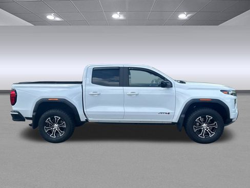 Used 2023 GMC Canyon AT4 w/ AT4 Premium Package AWD/4WD image 2