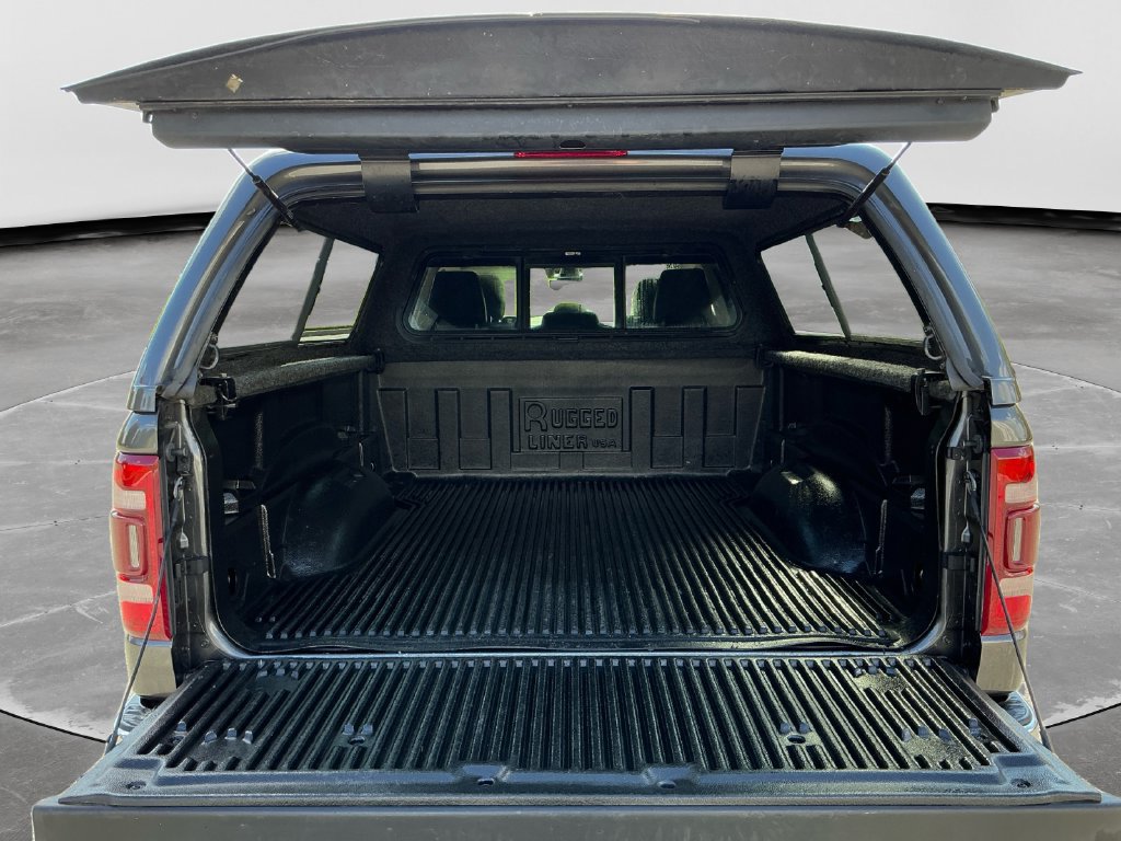 Used 2019 RAM 1500 Laramie AWD/4WD image 17