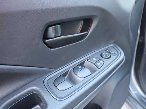 Used 2025 Nissan Versa S w/ Trunk Package image 12