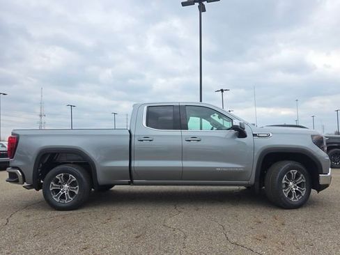 New 2026 GMC Sierra 1500 SLE image 17