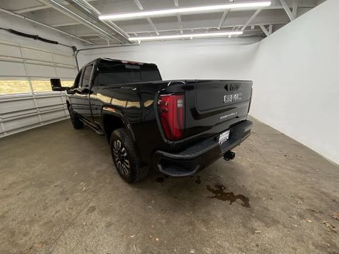 Used 2025 GMC Sierra 2500 Denali Ultimate w/ Max Trailering Package image 4