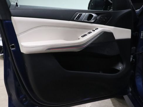 Used 2021 BMW X5 xDrive45e w/ M Sport Package image 9