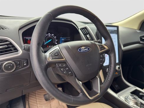 Used 2024 Ford Edge SEL w/ Convenience Package image 7