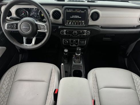Used 2023 Jeep Wrangler Unlimited Sahara AWD/4WD image 12