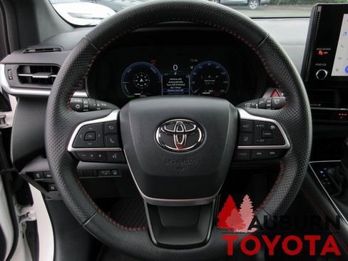 Certified 2025 Toyota Sienna XSE image 14