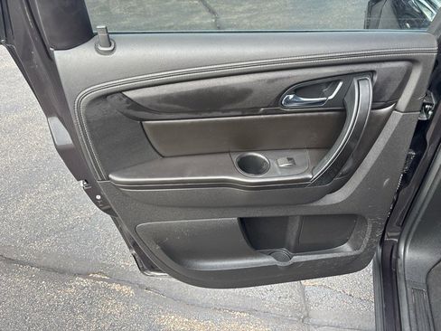 Used 2017 Chevrolet Traverse LT image 21