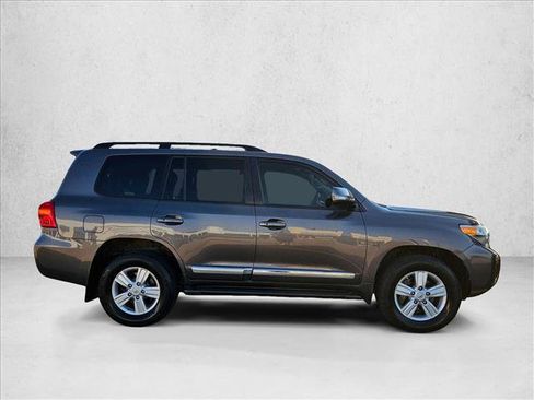 Used 2014 Toyota Land Cruiser AWD/4WD image 4