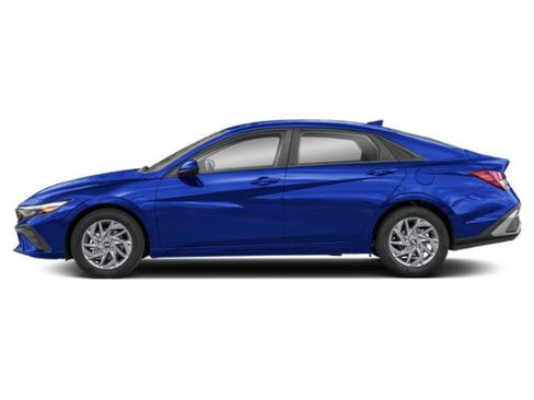 Used 2024 Hyundai Elantra SEL FWD image 3