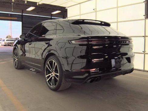 Used 2024 Porsche Cayenne Coupe AWD/4WD image 4