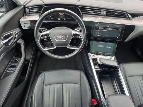 Used 2021 Audi e-tron Premium Plus w/ Premium Plus Package AWD/4WD image 2