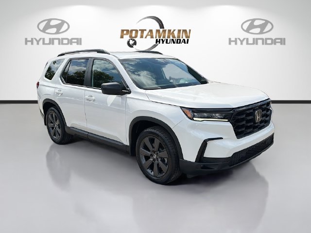 Used 2023 Honda Pilot Sport image 3