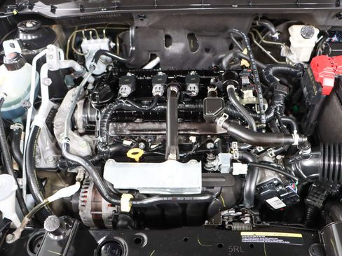 Used 2021 Nissan Kicks SV image 29