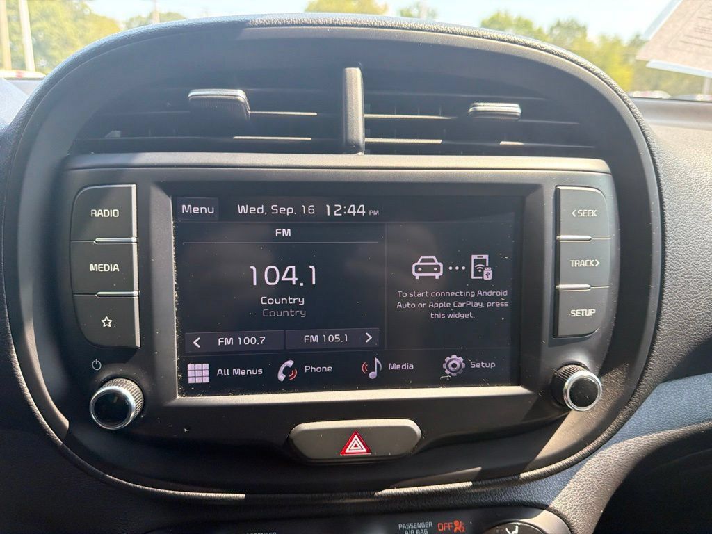Used 2024 Kia Soul LX w/ Option Group 015 FWD image 22