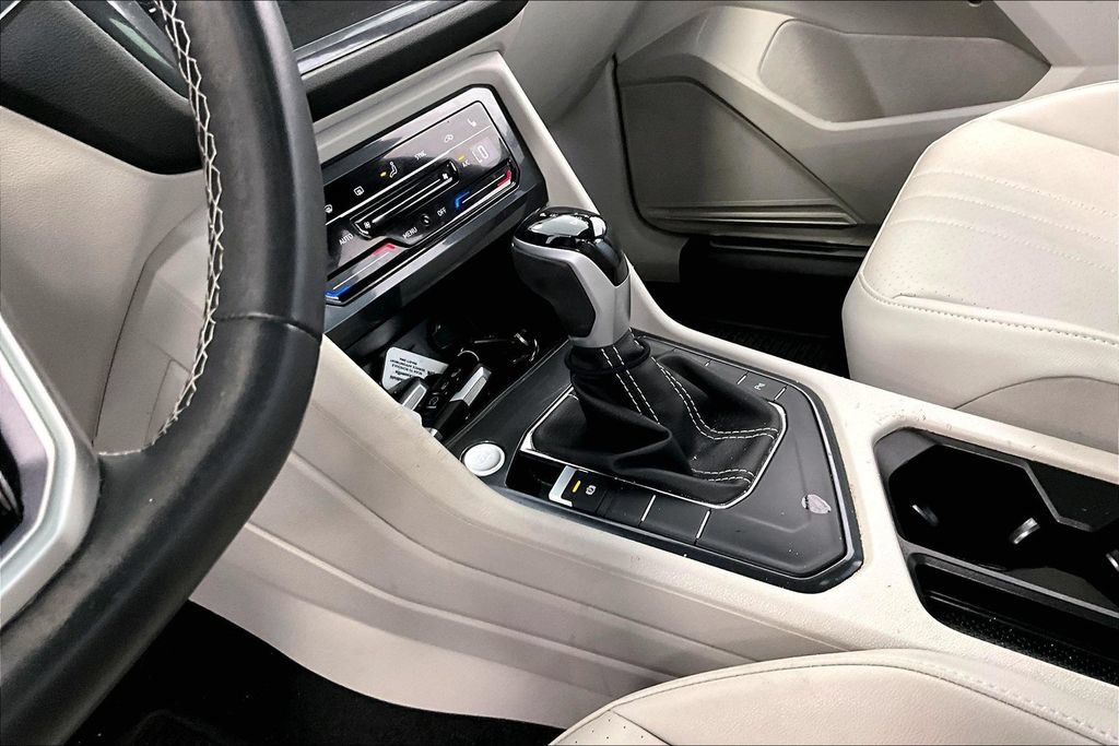 Used 2023 Volkswagen Tiguan SE R-Line FWD image 15