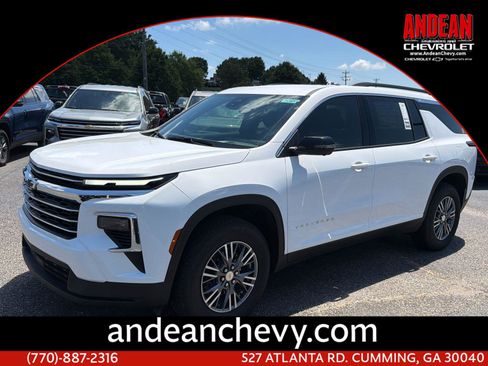 New 2026 Chevrolet Traverse LT w/ Driver Confidence Package FWD image 1