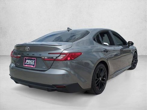 Used 2026 Toyota Camry SE FWD image 5