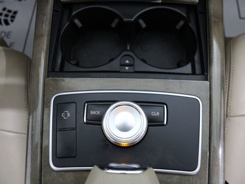 Used 2010 Mercedes-Benz E 350 4MATIC Sedan image 29