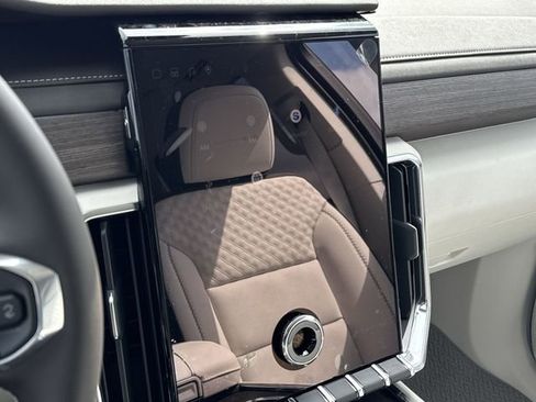 New 2026 GMC Acadia Denali w/ Super Cruise Package FWD image 19