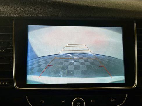 Used 2019 Buick Encore Essence FWD image 19