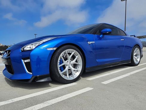 Used 2021 Nissan GT-R Premium AWD/4WD image 6