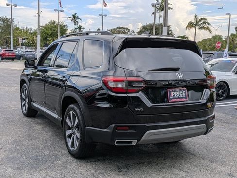 Certified 2024 Honda Pilot Touring image 7