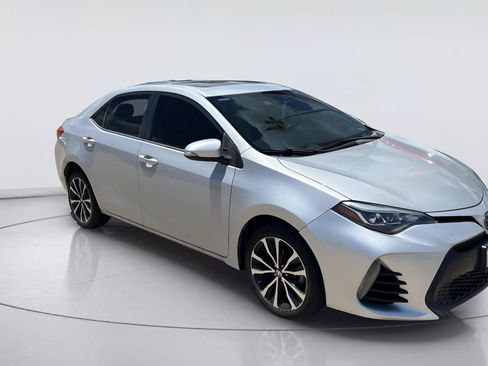 Used 2017 Toyota Corolla XSE FWD image 2