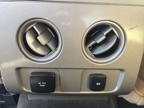 Used 2011 Ford F150 Lariat w/ Lariat Chrome Pkg image 10