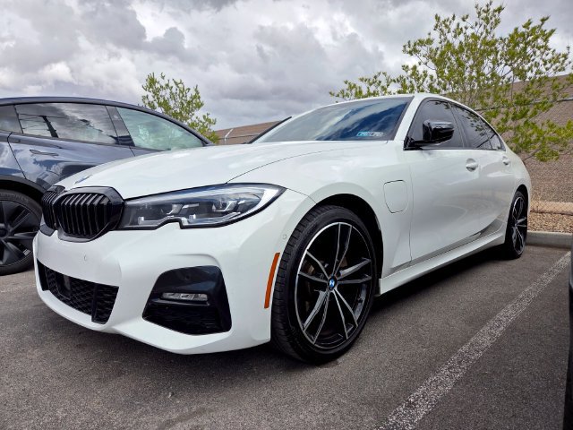 Used 2021 BMW 330e xDrive w/ M Sport Package AWD/4WD image 2