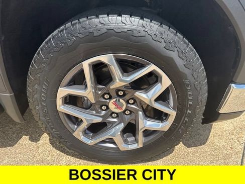 Certified 2023 GMC Sierra 1500 SLT AWD/4WD image 5