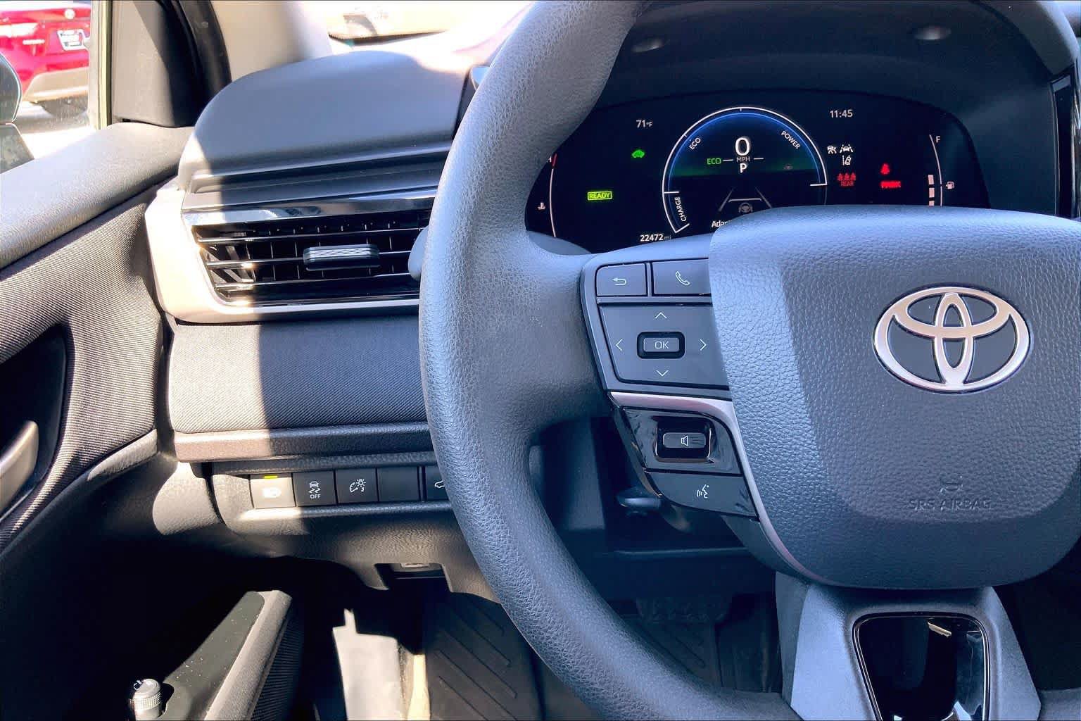 Used 2025 Toyota Camry LE FWD image 23