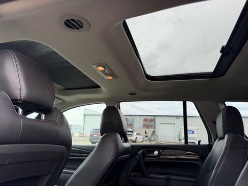 Used 2017 Buick Enclave Leather image 9