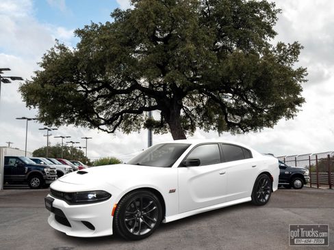 Used 2023 Dodge Charger Scat Pack w/ Navigation & Travel Group image 1