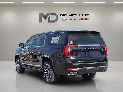 New 2026 GMC Yukon XL Denali w/ Denali Reserve Package AWD/4WD image 4