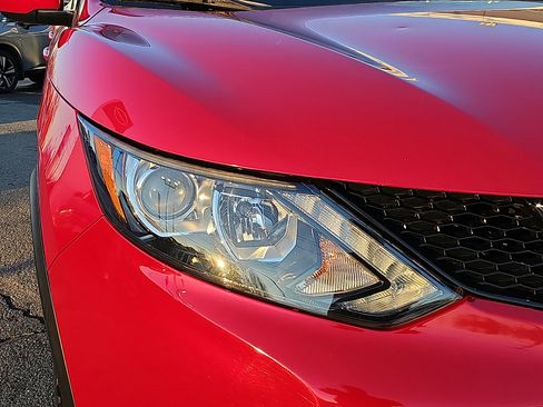 Used 2018 Nissan Rogue Sport S w/ S Appearance Package image 9