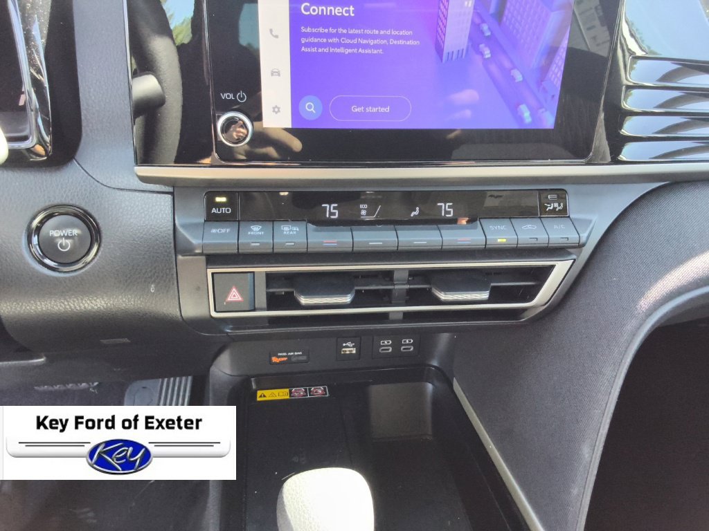 Used 2025 Toyota Camry LE FWD image 33