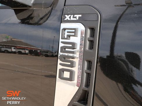 New 2026 Ford F250 XLT w/ FX4 Off-Road Package image 9