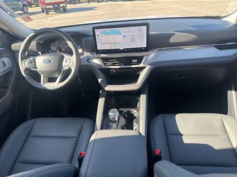 New 2026 Ford Explorer Active w/ Active Comfort Package image 18